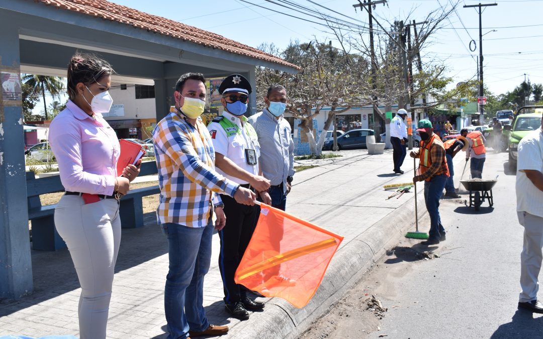 Realizan trabajos de señalización vial en Medellín